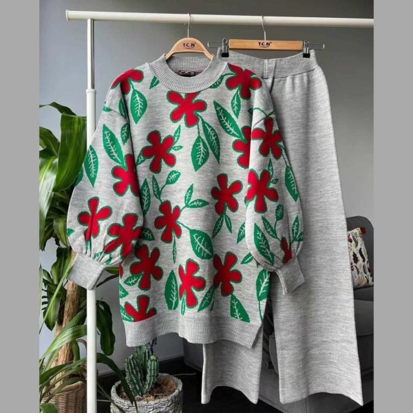 Flower Printed Premium Quality Winter 2-Pcs Tracksuit For Her. - Image 4